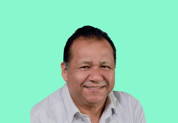 Dr. Josué Estrada Flores